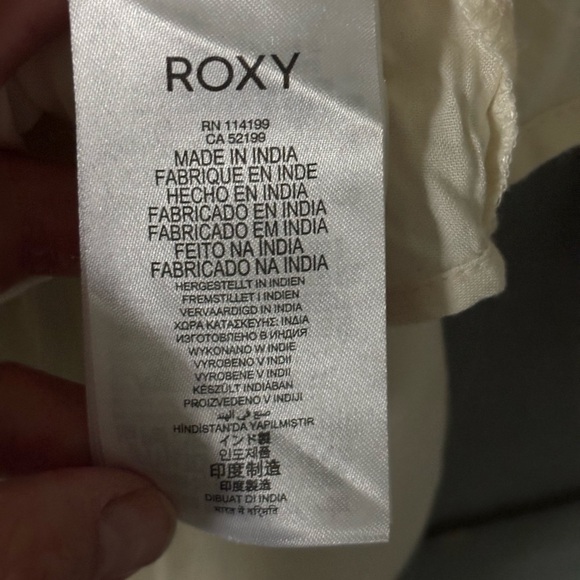 Roxy | Off-White | Embroidered | Keyhole Button | Geo Print | Flowy Top | L - Picture 9 of 14